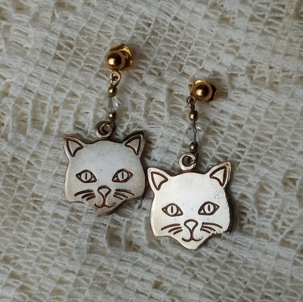 Adorable Kitty Cat Dangle Earrings Silver Gold Tone Dangle Drop Crystal Accent